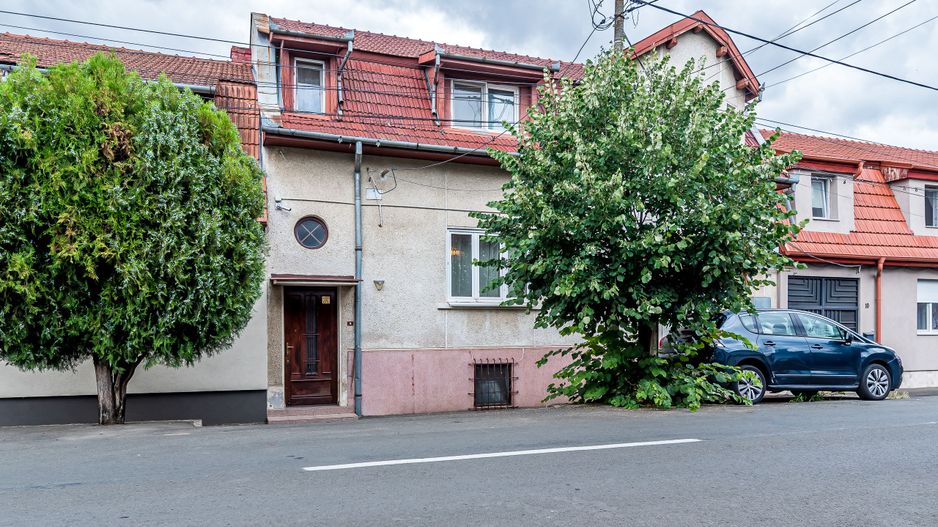 Casa Solida cu Mansarda in Zona Excelenta Parneava - Poză 1