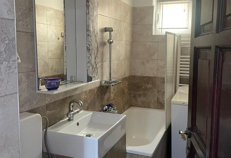 Ap 2 cam zona Circumvalatiunii Bloc anvelopat - Poză 7