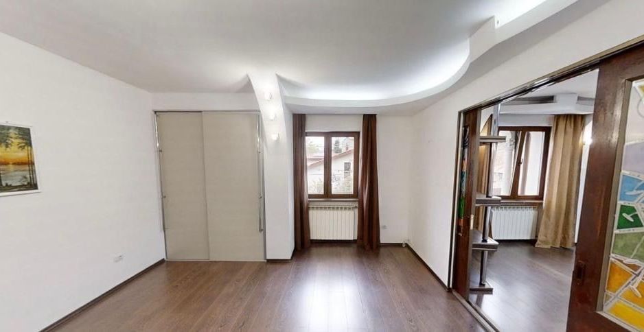 Ion Neculce | Apartament 5 camere în vilă monument - Poză 5