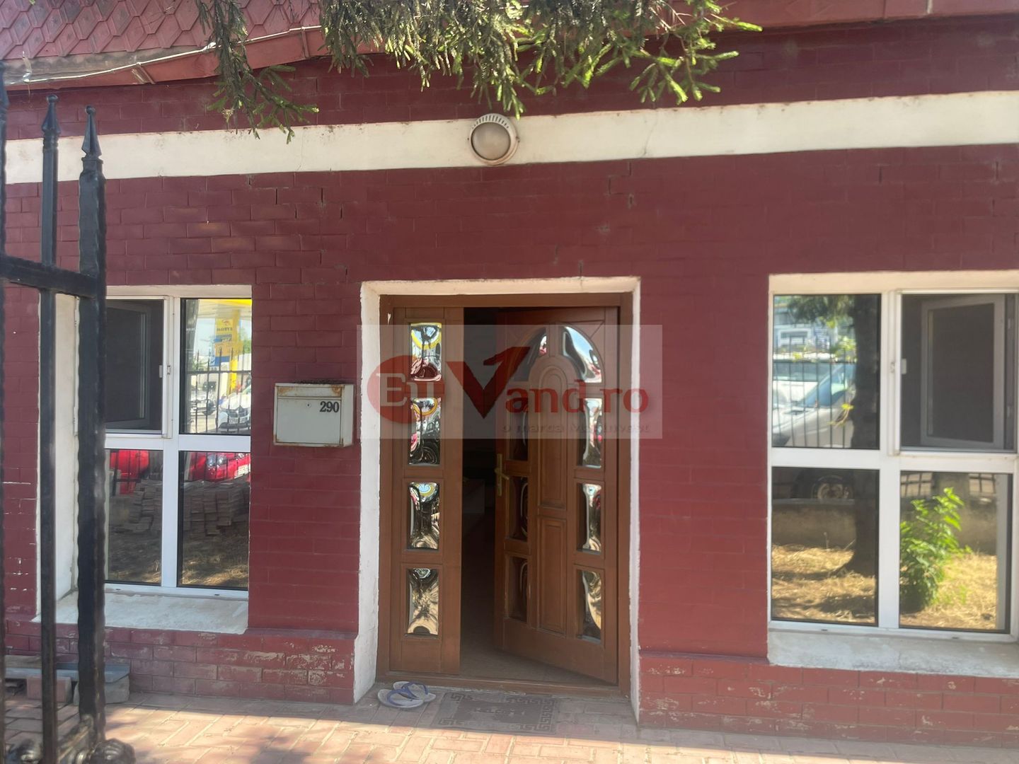 Casa de inchiriat - 200 mp - 6 dormitoare - Str. Tecuci - Poză 2