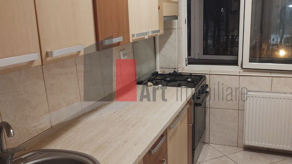 Vânzare apartament 3 camere Emil Racoviță - Poză 2