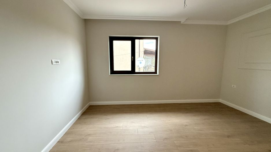 CASA TIP DUPLEX DESPARTIT PRIN GARAJ - Poză 17