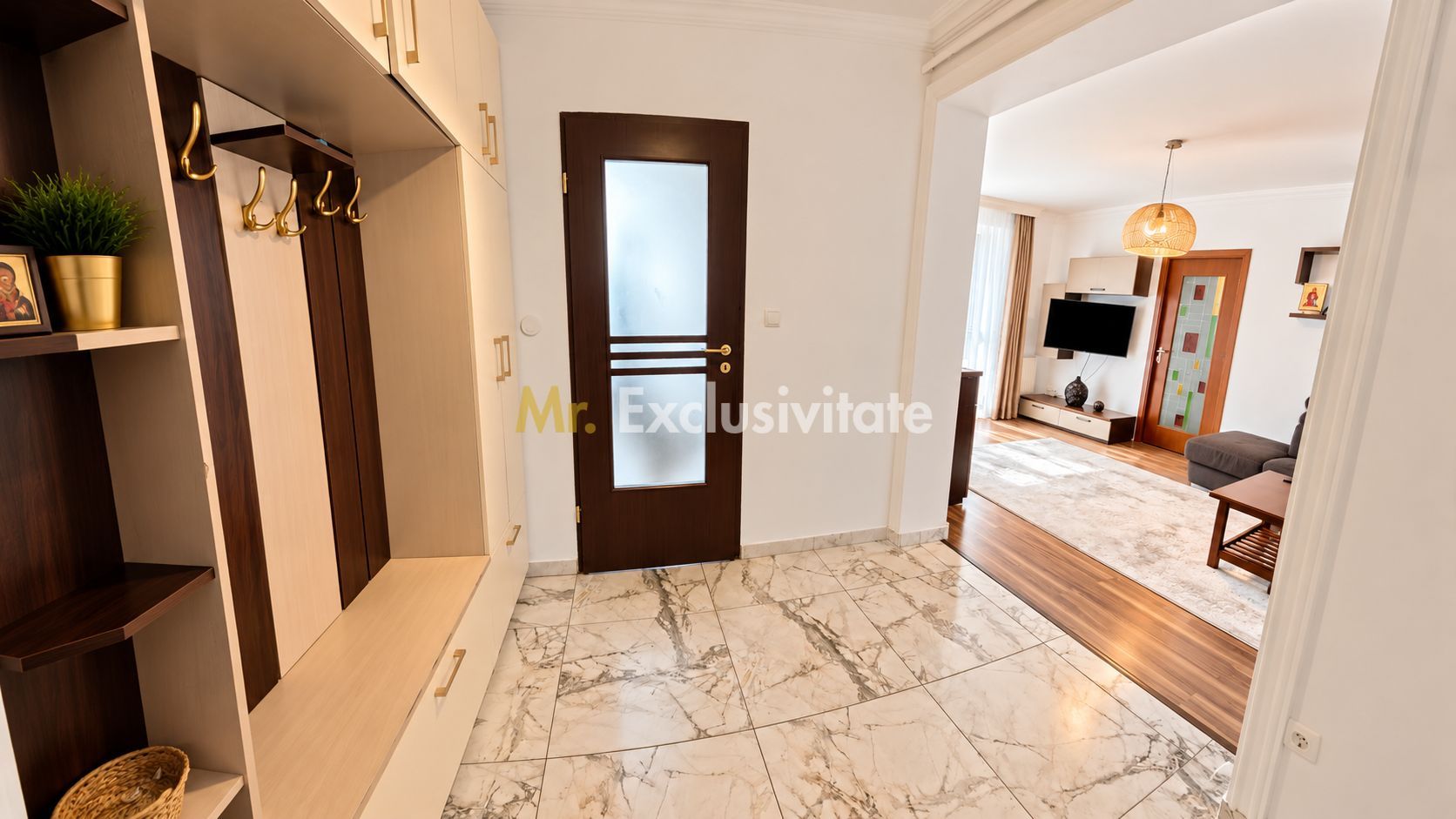 DE ÎNCHIRIAT 4 CAMERE - SEMICENTRAL - Poză 10