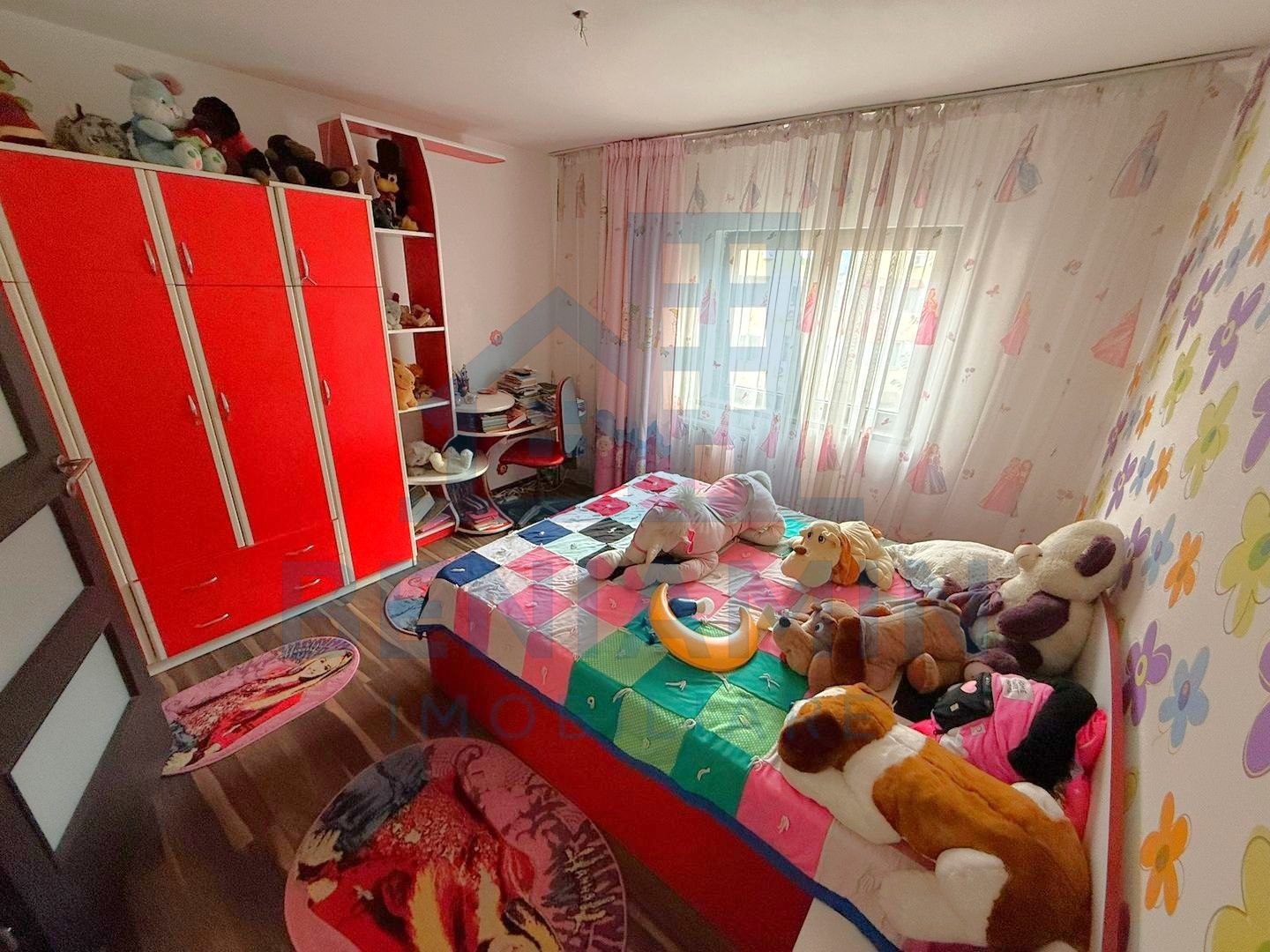 4 Camere Etaj 2 George Enescu Foarte spatios Liber 96mp An 1984 - Poză 1