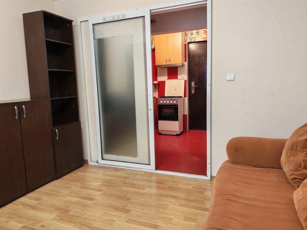 garsoniera zona Buziasului - Poză 5