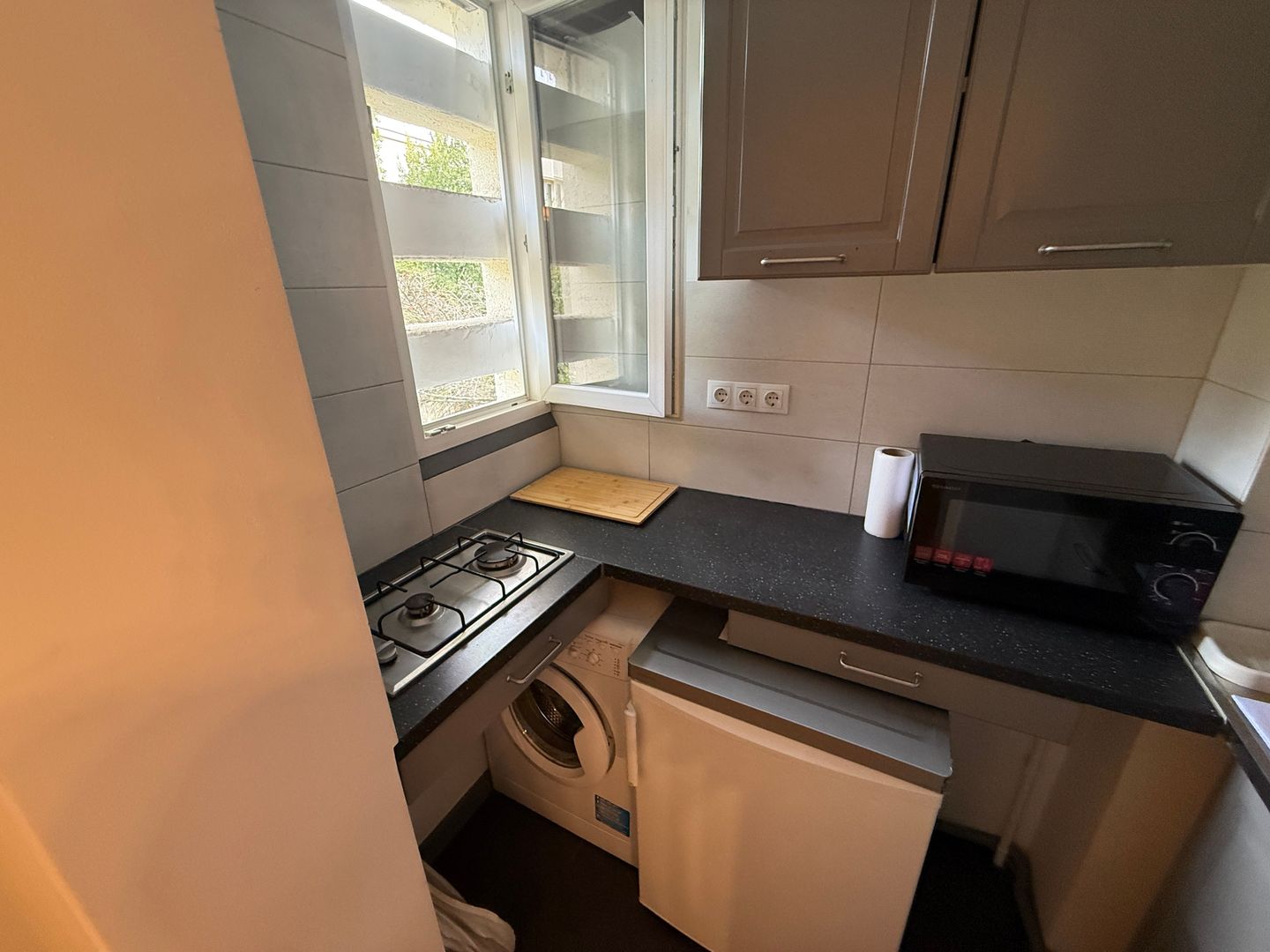 GARSONIERA- FLOREASCA, BLOC REABILITAT, MOBILAT/UTILAT MODERN - Poză 4