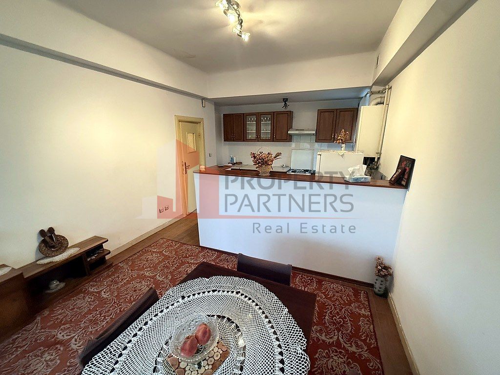 Apartament 3 camere, Bd. Carol I, vizavi de Hotel Montana, centrul Sinaiei - Poză 11