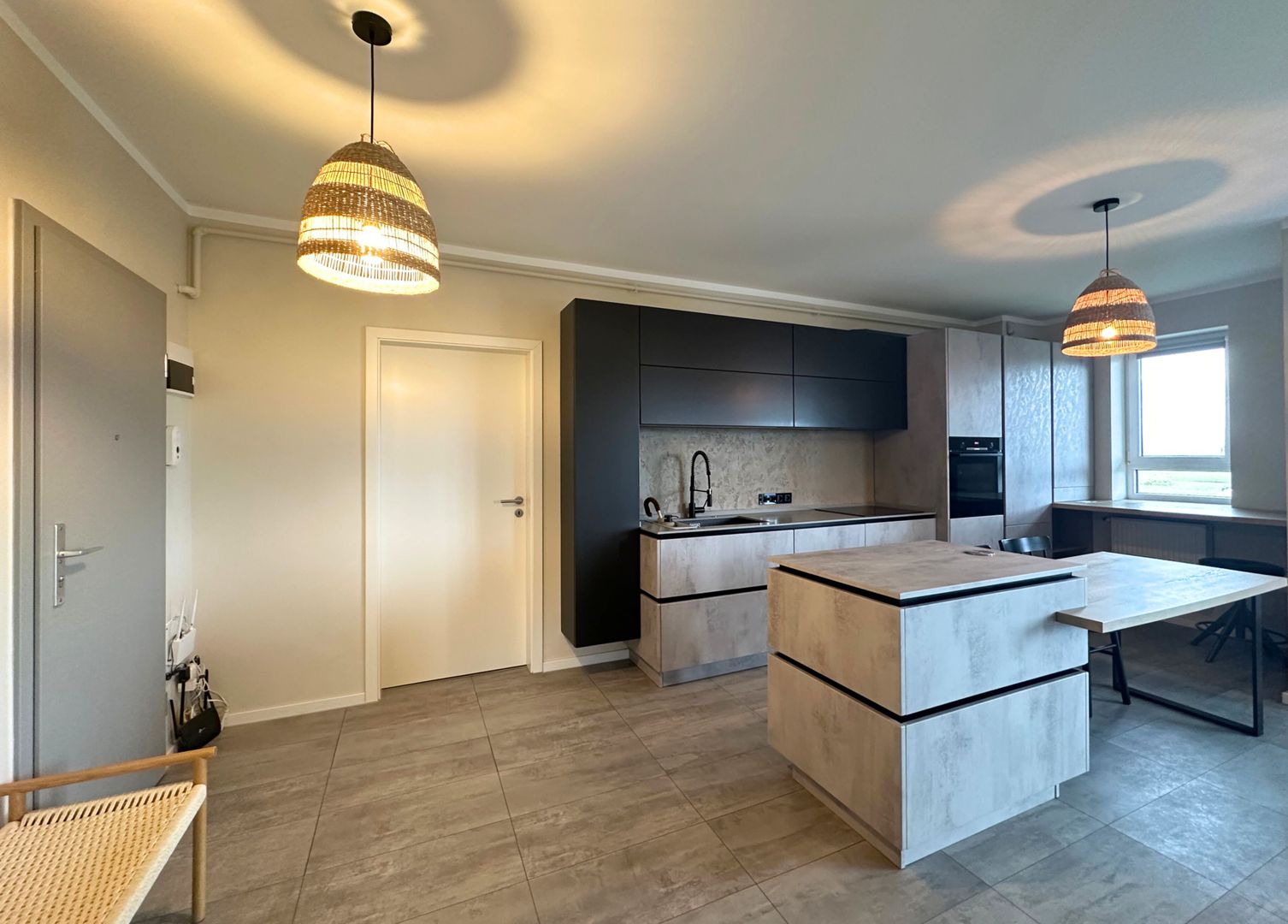 Apartament 2,5 camere chic cu grădină balcon vitrat și mobilier premium - Poză 23