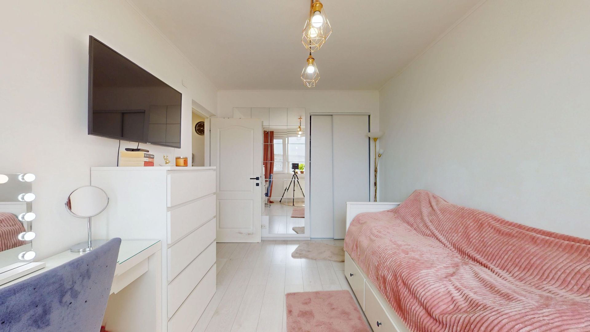 Apartament 3 camere  Metrou Basarab 0% Comision - Poză 1