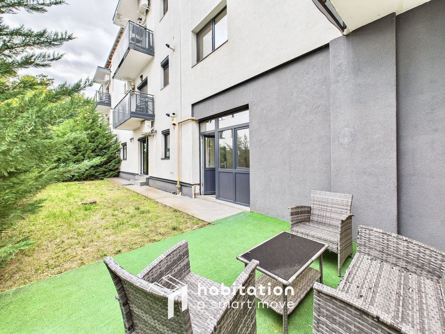 Apartament spațios cu curte și garaj – confortul unei case moderne - Poză 26