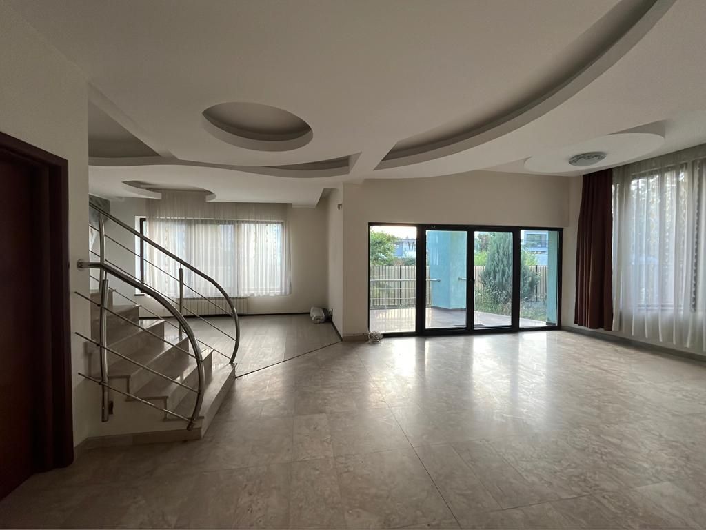 Confort și liniște aproape de școli - Casă privată, disponibilă! - Poză 3