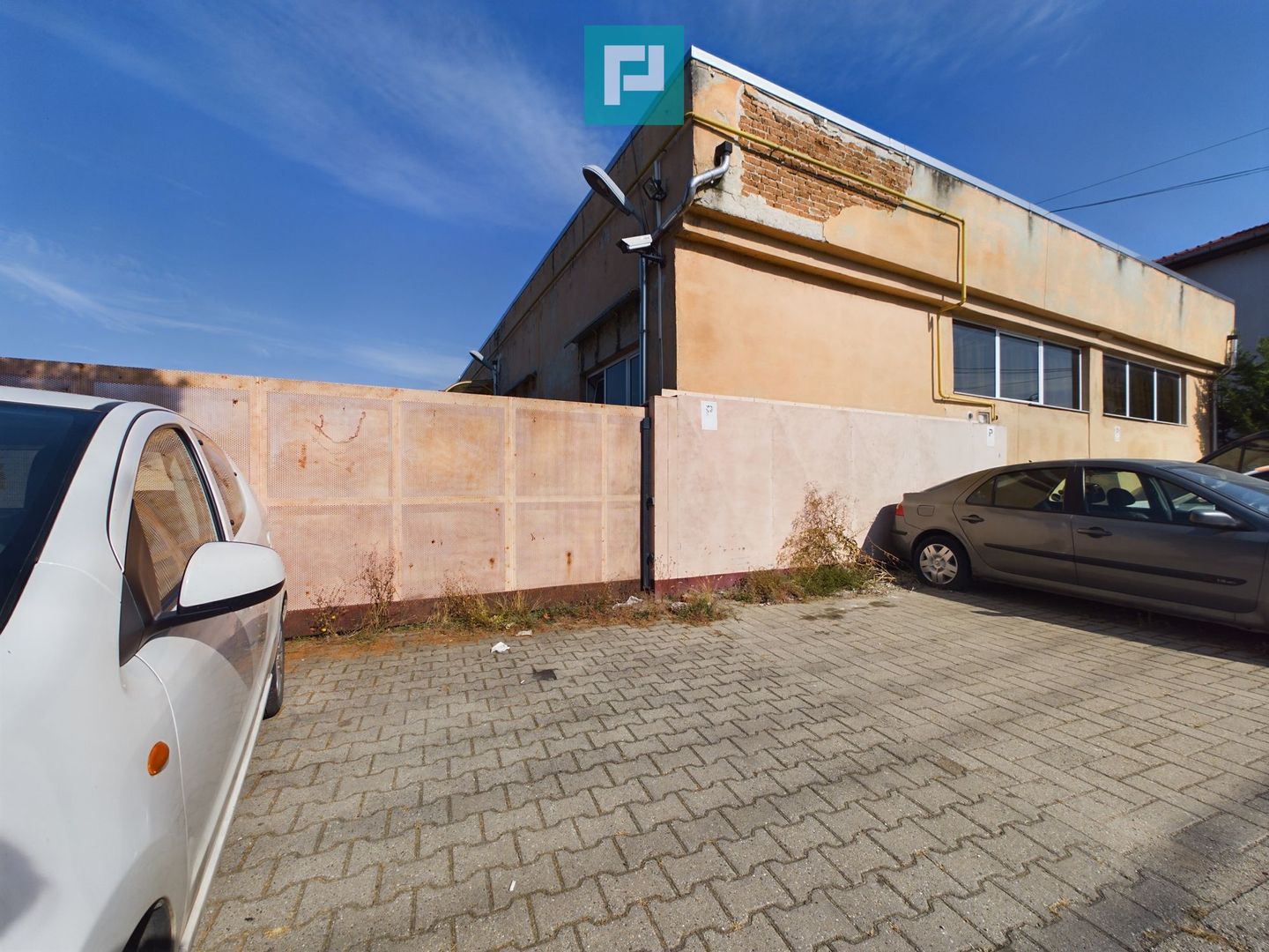 Spațiu industrial cu platformă betonată și teren - Poză 9