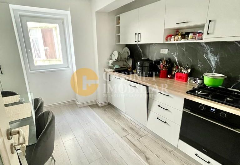 Billa -Gara Etaj Intermediar Apartament 4 camere- 96mp - Poză 4