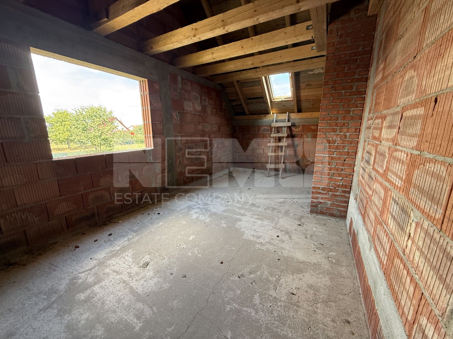 Casă de vânzare la roșu  | 220 mp | 1.200 mp teren - Poză 11