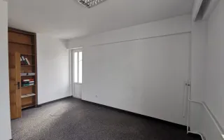 Închiriez spațiu comercial - Poză 11