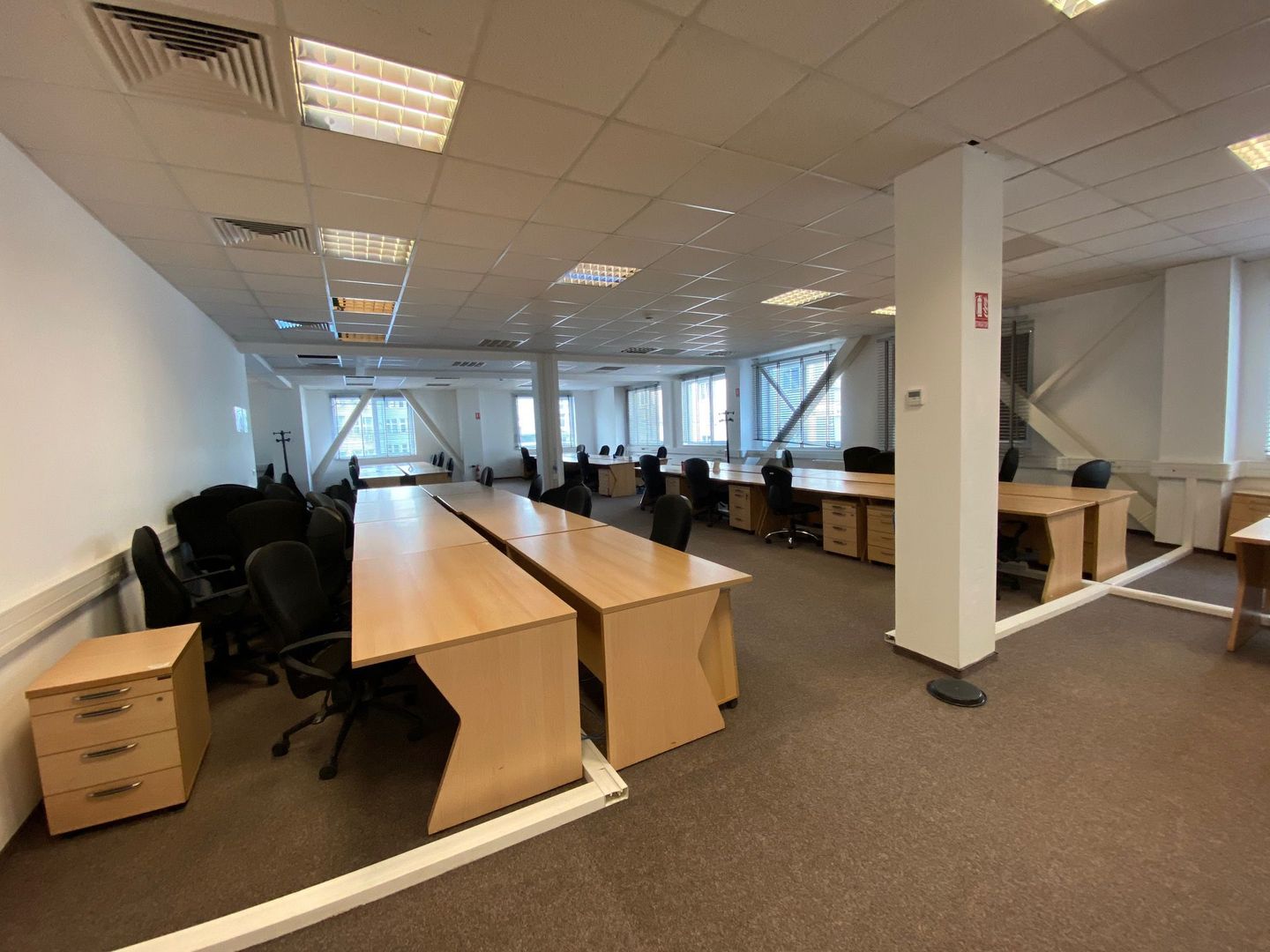 Cladire de  birouri - zona COMPLEX - Poză 1