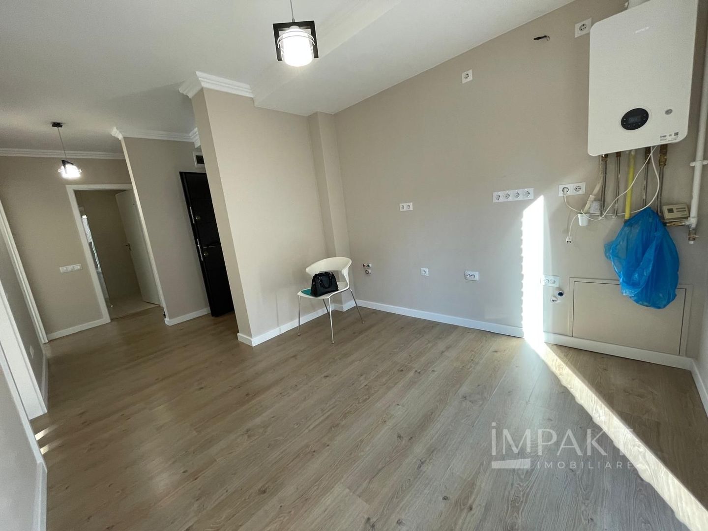 Apartament superb de locuit sau investitie in zona centrala cu 3 camere! - Poză 7