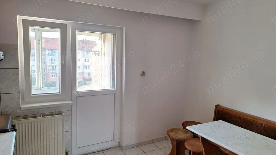 BRASADAS vinde ap 2 cam etaj 4/4 in Carpati 2. - Poză 2