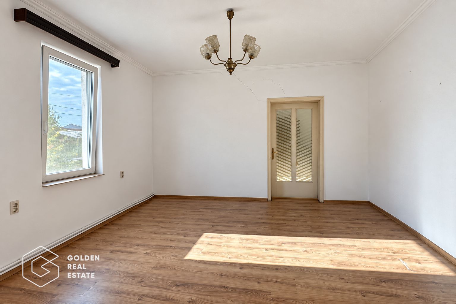 Casa solida cu teren intravilan de 1.555 mp, Sebis, jud. Arad - Poză 5