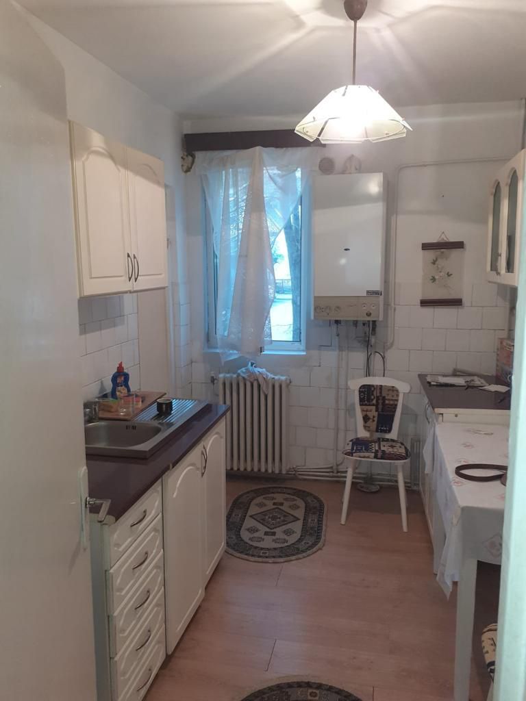Apartament 4 camere, etaj 1, zona DONICI; - Poză 1