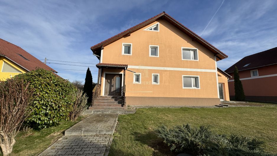 VILA 5 CAMERE,TEREN 560 MP, CAMPULUNG, ARGES - Poză 5