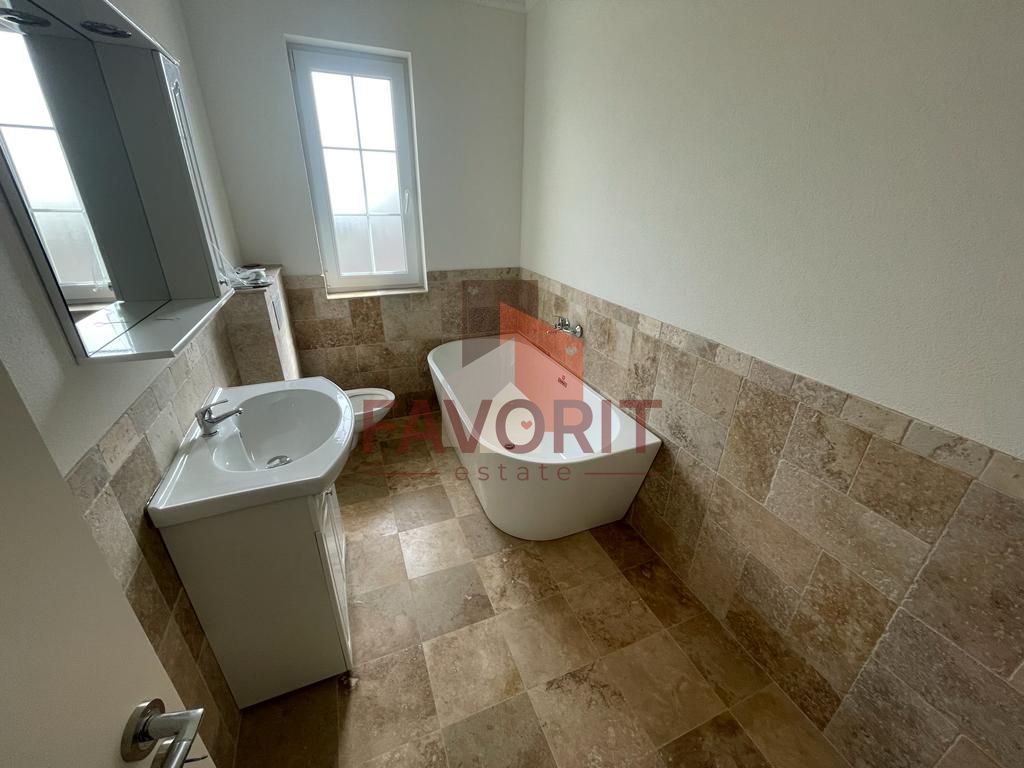 Gradina proprie 30 mp. Finisaje superioare. Pozitie excelenta. - Poză 9