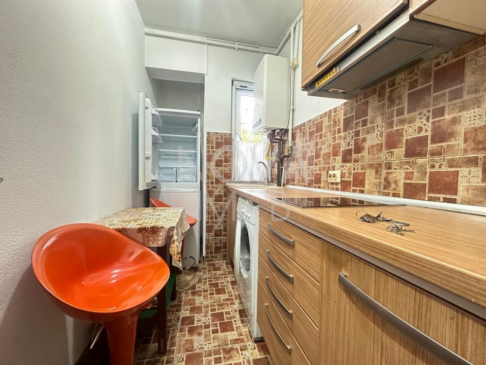 Apartament de inchiriat 2 camere - Aleea Rosiorilor - Poză 4