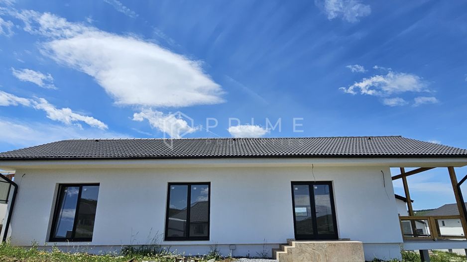 Vilă chalet modern cu perete panoramic de sticlă - Livezeni, Mureș - Poză 4