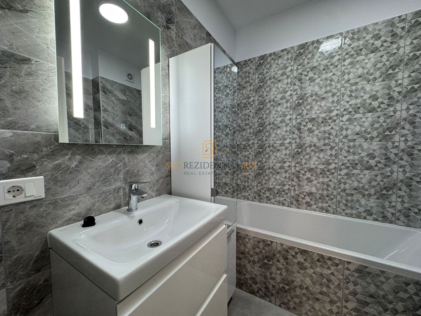 Apartament 2 camere tip studio de inchiriat  – Grand Kristal, Sector 4 - Poză 13
