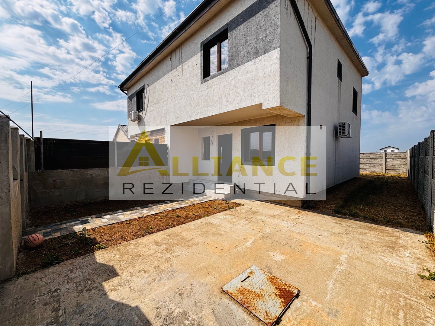 Duplex complet mobilat – 3 camere, 2 băi și curte proprie - Poză 1