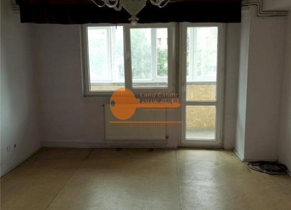 Apartament cu 3 camere in zona Gorjului (Centrala -Bloc Reabilitat) - Poză 3