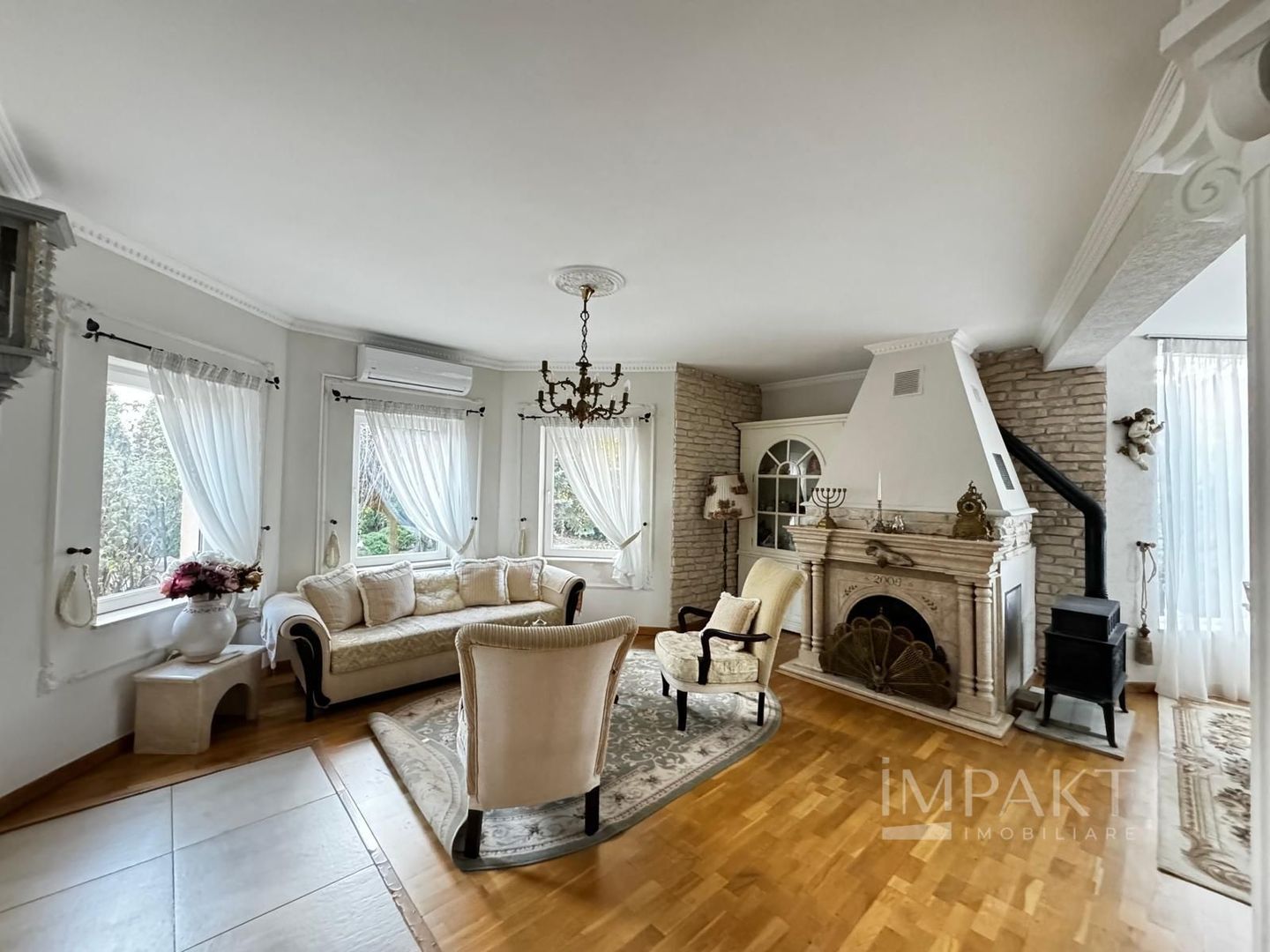 Casa individuala cu 5 camere si gradina in Colonia Sopor - Poză 1