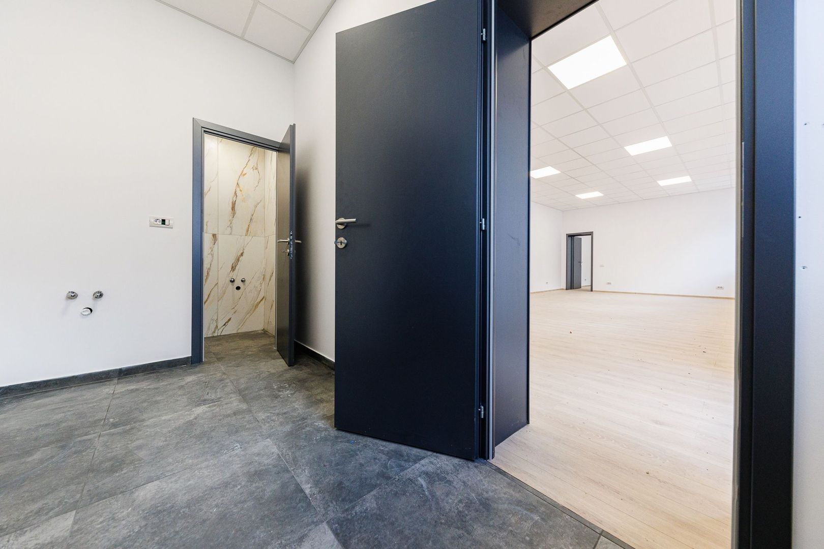 Prima inchiriere - Spatiu birouri 70 mp | Grup sanitar&Zona Chicineta - Poză 6