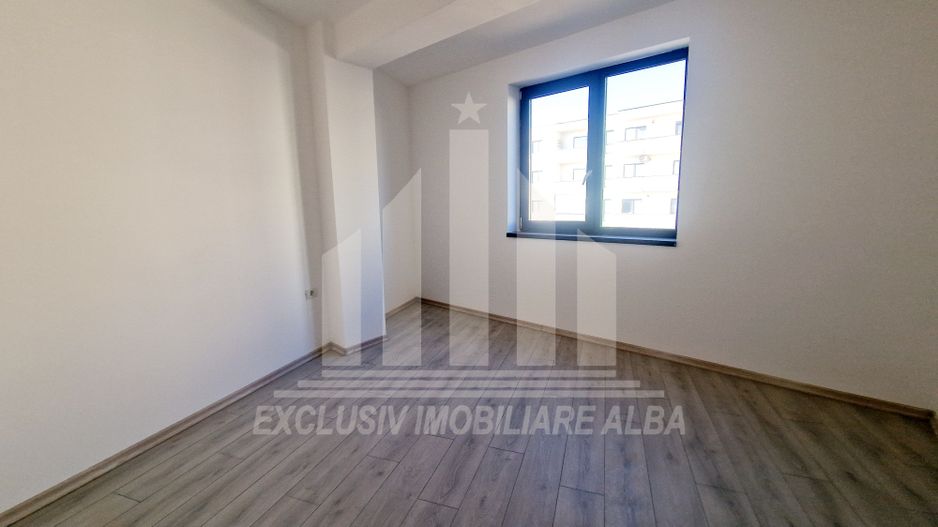 Apartament cu 3 camere de vanzare, Bloc Nou - Poză 3