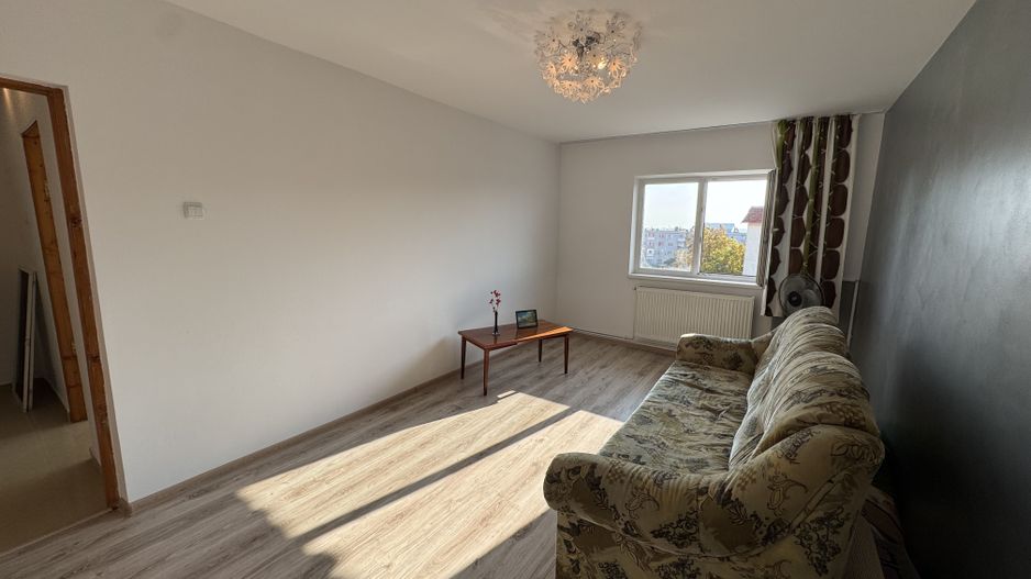 Apartament 3 camere 60 mp bloc 1980 central Filipesti de Padure! - Poză 1