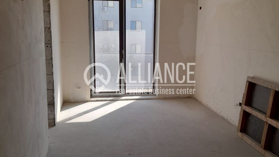 COMPOZITORI (COD 01) Garsoniera la „alb„ cu loc de parcare! - Poză 3