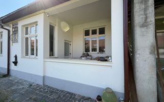 Casa renovata cu curte pentru inchiriere, zona Centrul Vechi - Poză 13