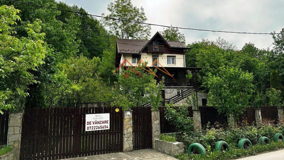 Casă de vacanță D+P+E+M, teren 559 m2, Lunca Mare, Prahova - Poză 1