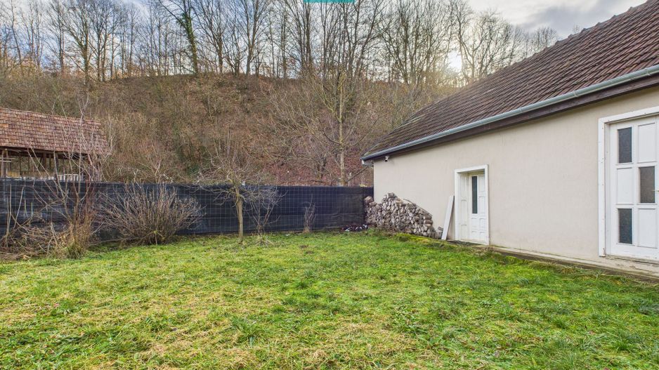 Casă deosebită la Urvişu de Beliu - Poză 3