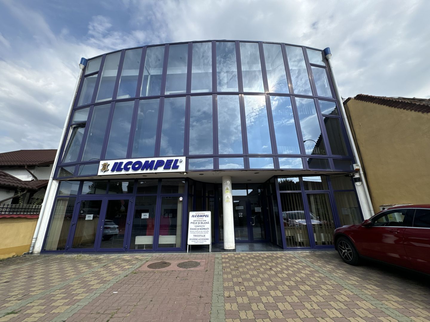 Clădire Multifuncțională de Vânzare în Târgu Mureș, Zona Gării - Poză 1