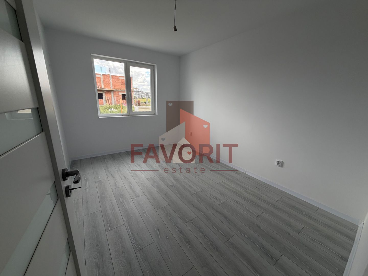 Disponibil imediat. Decomandat. Spatios - Poză 8