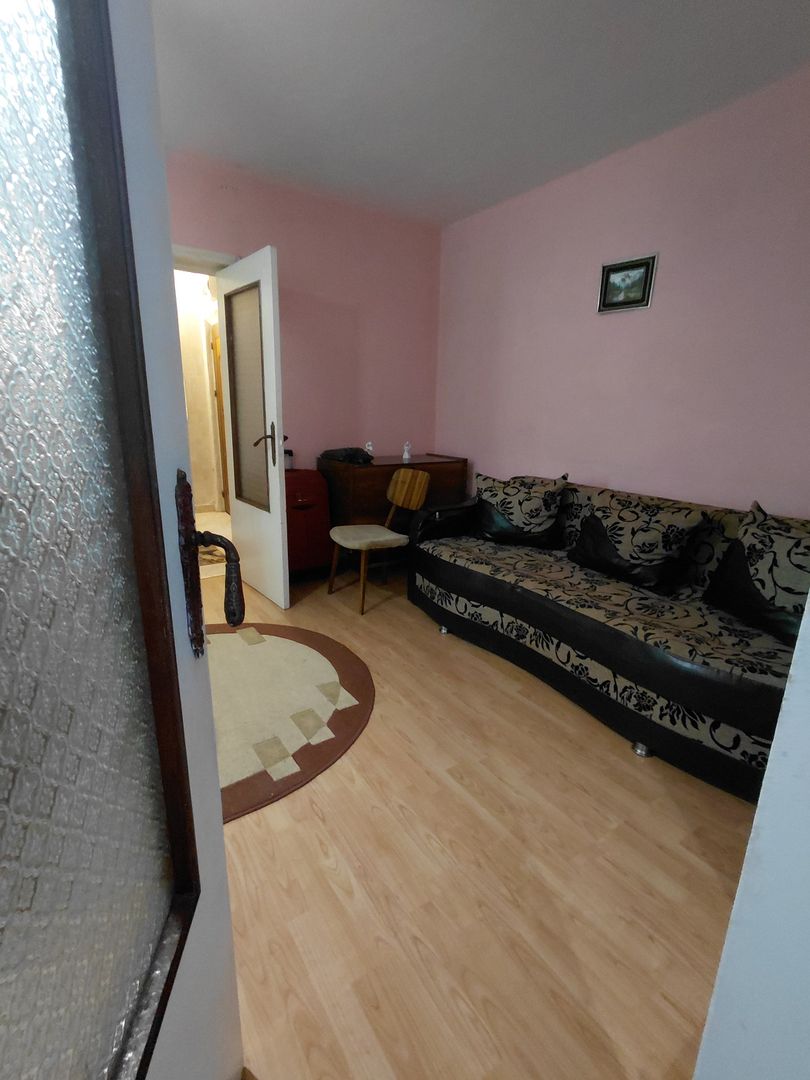 Apartament cu 2 camere Tiglina 1,et.2,strada Saturn zona pietei - Poză 9