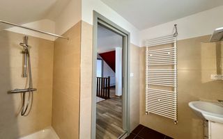 Casa din barne cu 3 dormitoare si pardoseala Gura Humorului - Poză 14