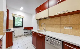 Apartament 3 camere, complet mobilat, decomandat, etaj intermediar - Poză 12