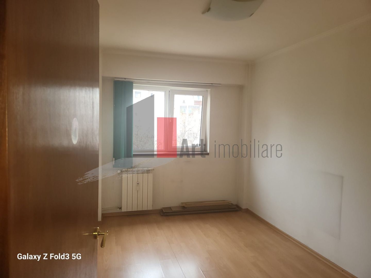 Apartament 3 camere decomandat - Poză 3