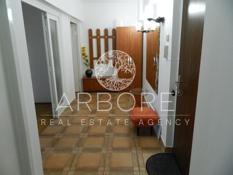 Apartament lux, zona Piata Victoriei, 4 camere , 2 bai, centrala termica  terasa - Poză 16