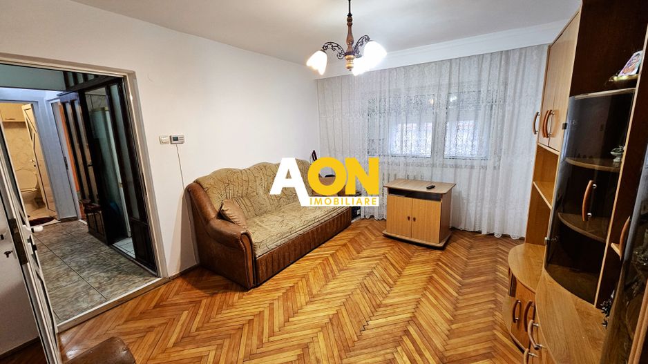 Apartament 2 camere, mobilat, utilat, etaj 3, cu boxa si parcare - Poză 2