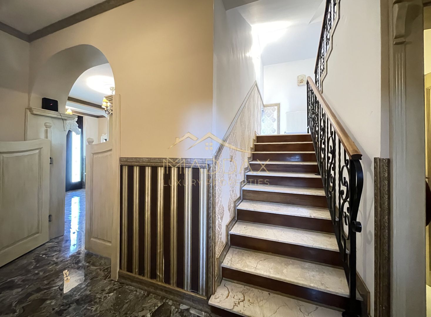 Vila 7 camere**Lake view**Ponton privat**Piscina**Teren 933 MP//Balotesti - Poză 17