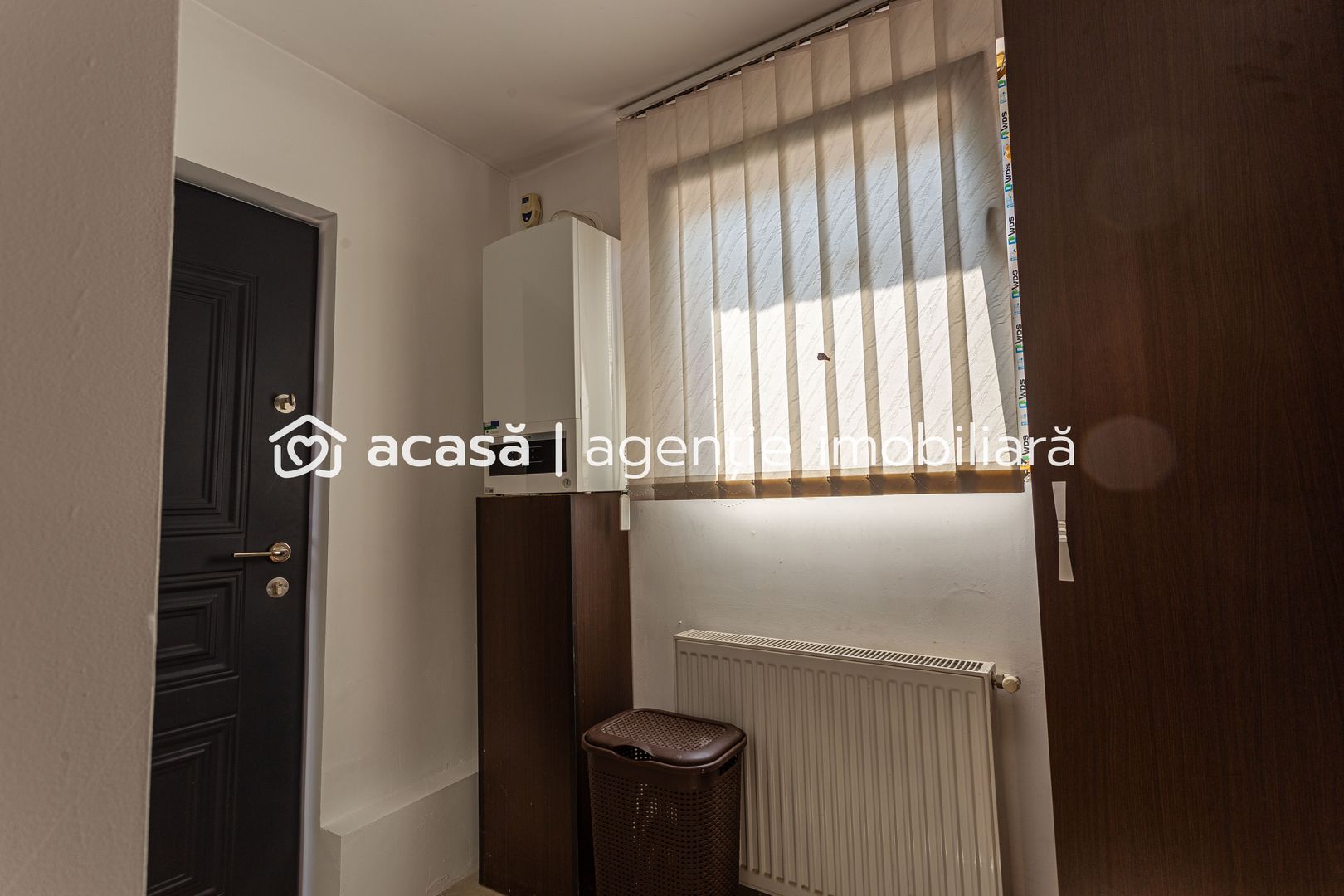 Casă cu 2 camere, renovată, în Bujac - Poză 7