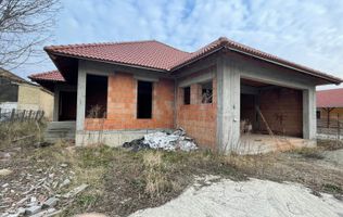 Casă de vânzare 260 mp utili + 1052 mp teren in centrul orasului Covasna